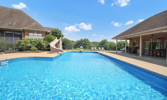 Goodlettsville House | The Hillside Estate - Private Retreat w/Pool