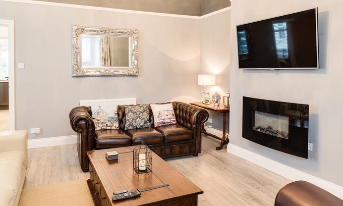 Muston Apartment | The Hopecliffe, Filey. 2 minutes from the beach!