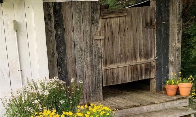 South Londonderry Cabin | The Horse Run-in Cabin