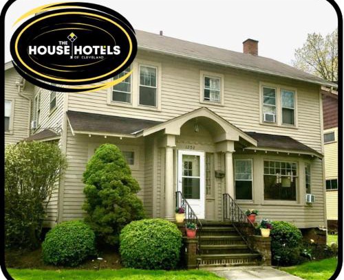 Lakewood House | The House Hotels - Thoreau #3 - Centrally Located in Lakewood - 10 Minutes to Downtown Attractions