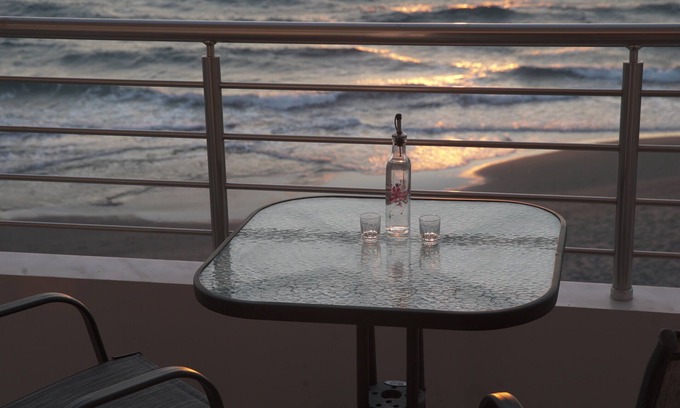 Kalamaki House | The House In Front Of The Sea