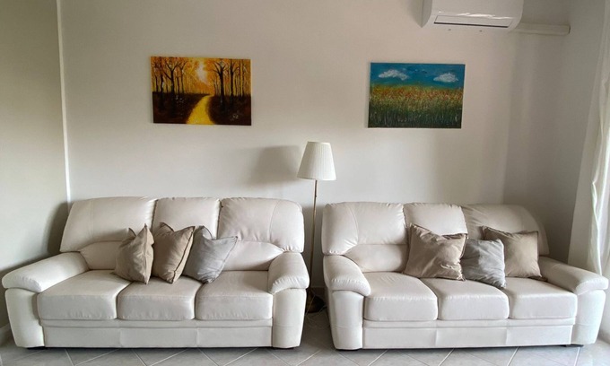 Zona XXXIII Acilia Sud Apartment | THE HOUSE OF CARLOTTA AND CAMILLA