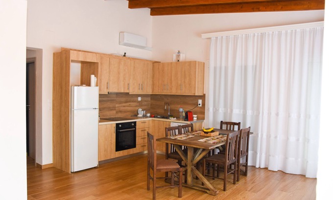 Old Hersonissos House | The house " ruellia", is spatially, quite, 5 min from the see!