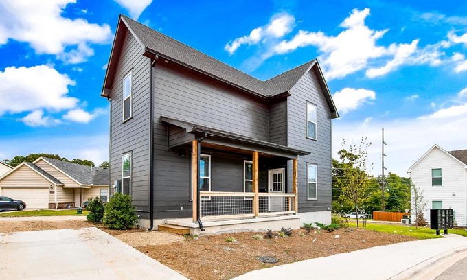 Fayetteville House | The Hub