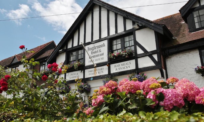 Pagham Hotel | The Inglenook Hotel