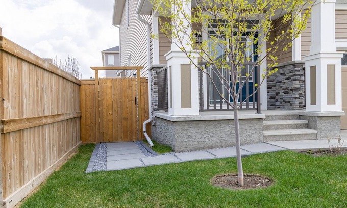 Airdrie Apartment | The Jade Place