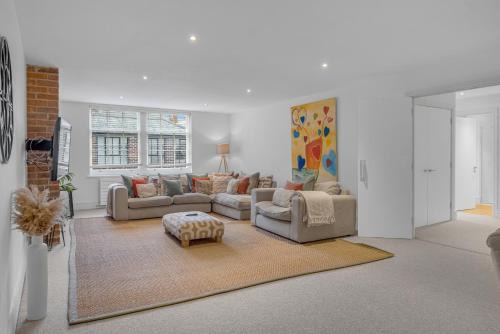 Birmingham City Centre Apartment | The Jade Suite - The Jewellery Suites, 3 bed 3 bath