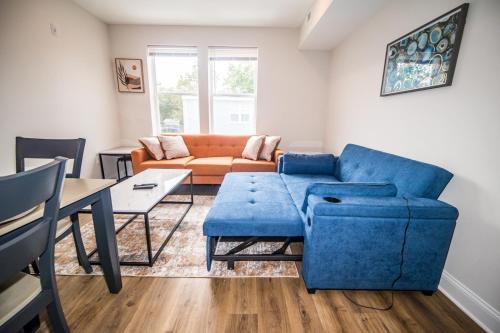 Brightwood Park Apartment | The Josi:Elegant space and view