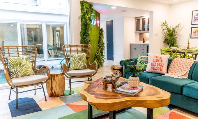 South Central Houston House | The Jungle Disco