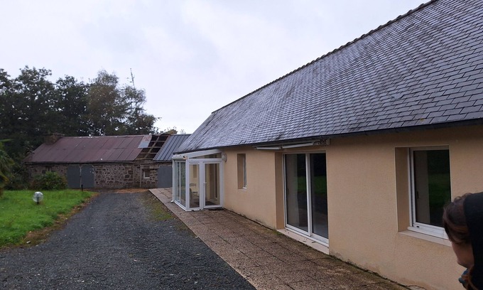 Rosnoen Other | The Kastel Dinn farmhouse