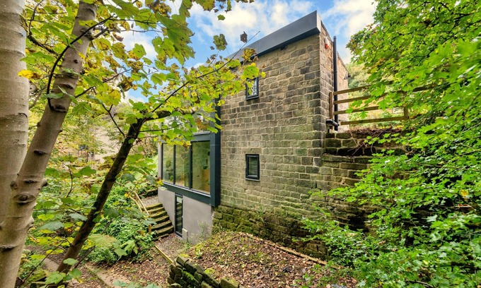 Cragg Vale Ski Chalet | The Keep