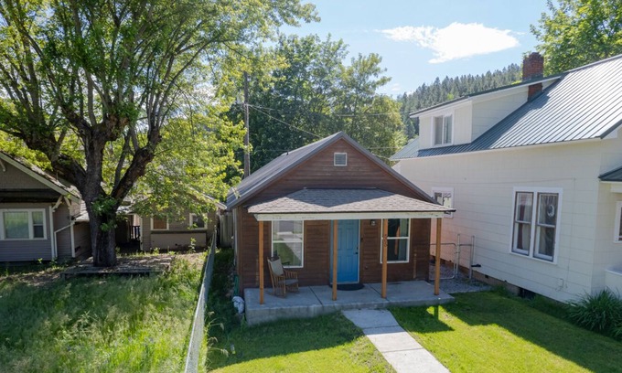 Kellogg House | The Kellogg Adventure Cabin - Pet Friendly - 200mbps