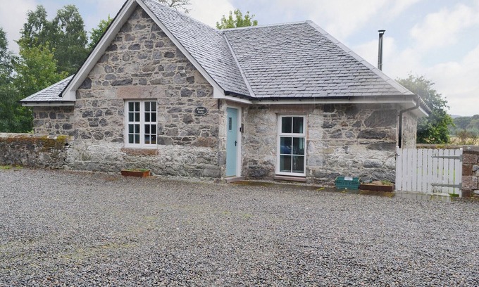 Kiltarlity Cottage | The Kennels Bothy - Beaufort Estate