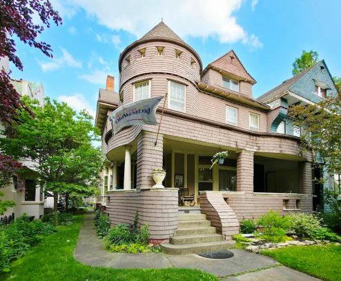 Downtown Toledo Bed & Breakfast | The Kings Throne Inn and Guest House