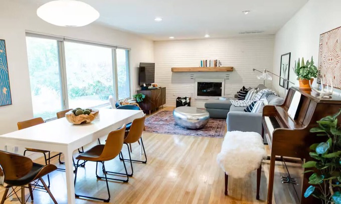 Norman House | The Knox-1 mile from OU Stadium! King/Queen beds!