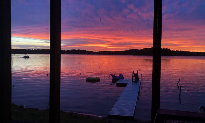 Delton House | The Lake Hideaway: A world away from your worries