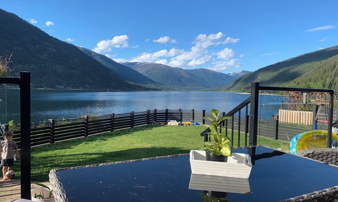 Nelson House | The Lake House