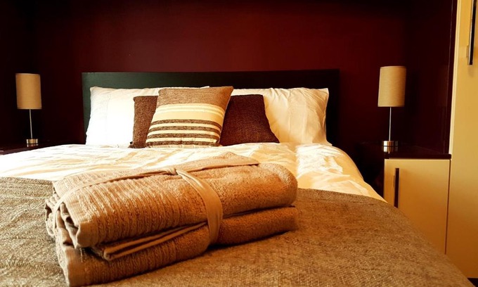 Clayhall Bed & Breakfast | The Lakeside