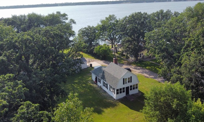 Devils Lake House | The Lakewood Cabin