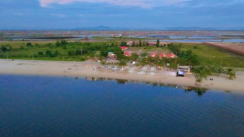 Kampot Hotel | The Last Beach House