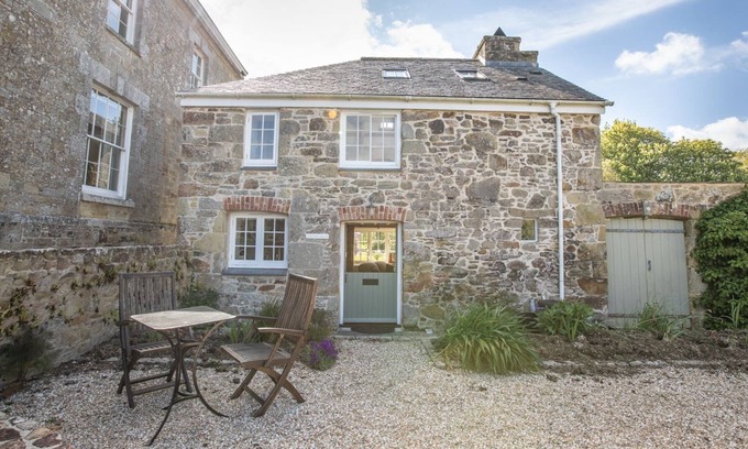 Newquay Apartment | The Laundry Cottage at Tresillian House