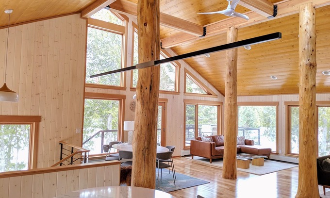 Lutsen House | The Light Lake House located in the North Woods