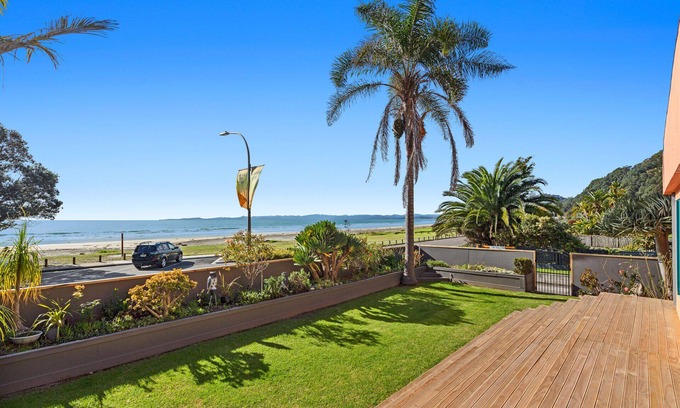 Ohope House | The Lights House - Beachfront Ohope Holiday Home