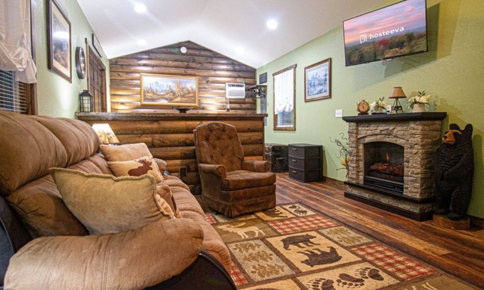Robbinsville Cabin | The Lil House