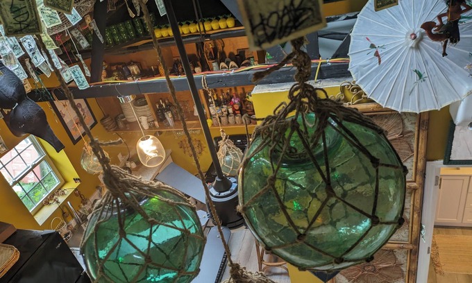 Germantown Apartment | The Limbo Tropical Bnb - Cast Your Troubles Away