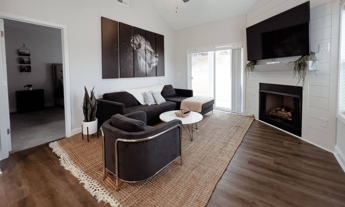 Fayetteville House | The Lion's Den- a Family & Pet-friendly home w/Massaging Bed, Fireplace & Games,