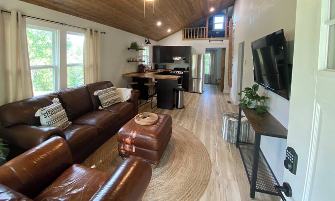 Yellville House | The Little House on Broadway