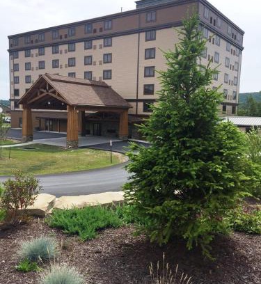 McHenry Hotel | The Lodge at Wisp