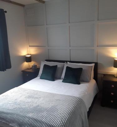 Dublin Cabin | The Lodge guesthouse