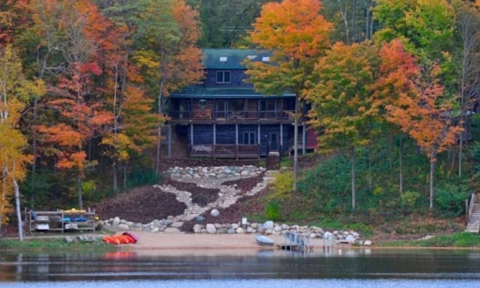 Lake Ann House | The Lodge-Sleeping Bear Resort in Lake Ann Michigan
