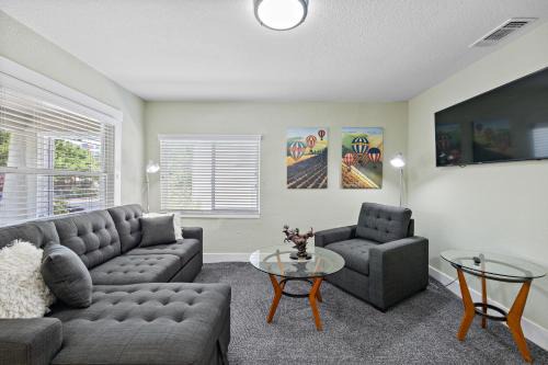 North Oak Park House | The Loft Nest 7 minutes Walk to UC Davis Sacramento, Ca