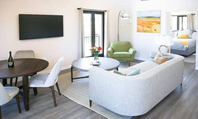 Paso Robles Apartment | The Lofts at Paso Market Walk - The Oak Room