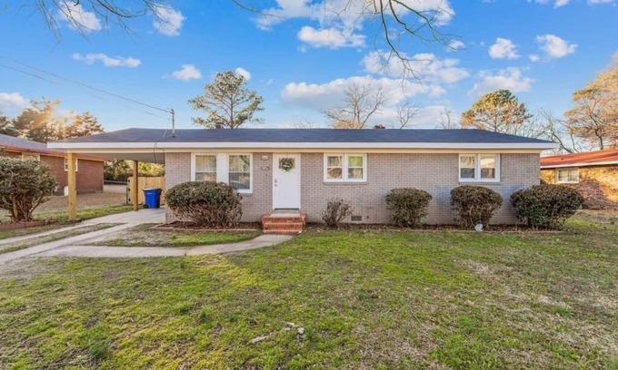 Fayetteville House | The Lombardy Inn Summ