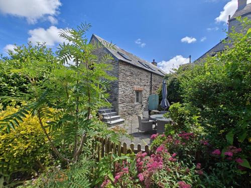 Treator House | The Long Barn