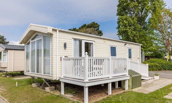 Hamworthy Apartment | The Lookout - a caravan that sleeps 4 guests in 2 bedrooms