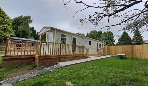 Mawr House | The Lookout - Park Home, Farm Park Stay