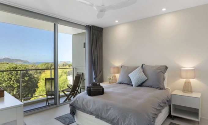 Hawks Nest Apartment | The Love Nest - Unit 12 Beaches