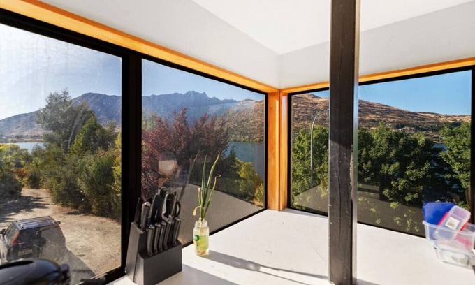 Frankton Apartment | The Lucas Room2 - Small Value Private Room