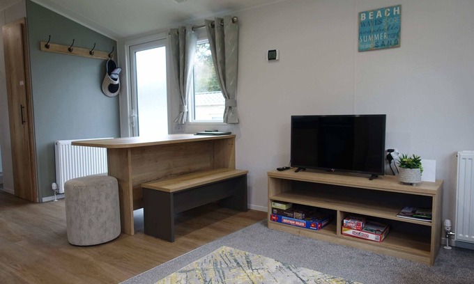 Newquay House | The Lucky Shamrock Caravan | Coastal Retreat | Family-friendly with playgrounds