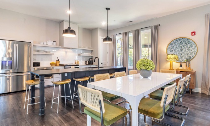 Germantown House | The Magnolia by AvantStay | 3 Spaces, Sleeps 36
