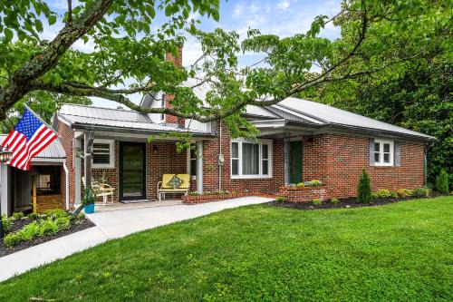 Sparta House | The Magnolia House