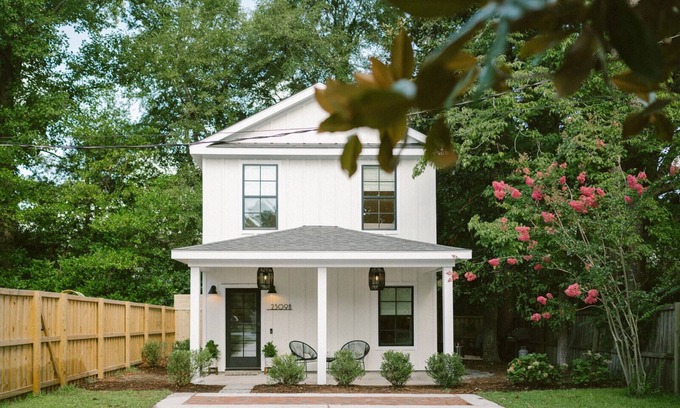 Wilmington House | The Magnolia: Serene Oasis Under Nature’s Canopy