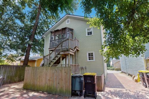 Beach Institute Apartment | The Manor at Forsyth Gardens
