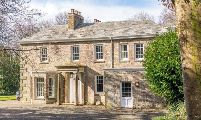 Bodmin House | The Manor House at Boconnion w/Pool + Tennis Court
