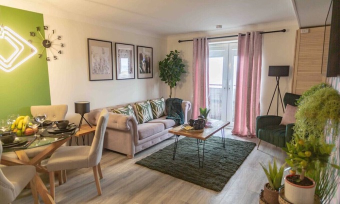 Ayr Apartment | The Marine @ No.7 Ayr Beach - Coorie Doon