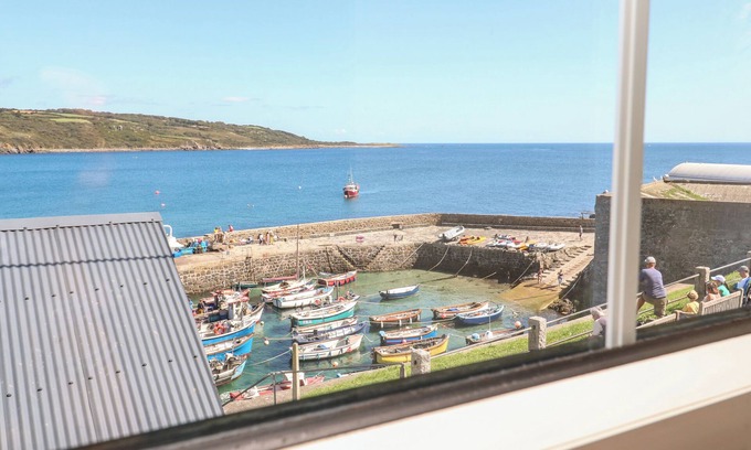 Coverack Cottage | THE MARINERS, family friendly, country holiday cottage in Coverack